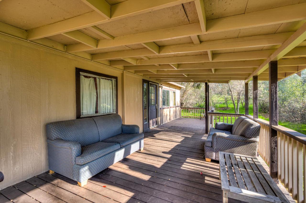 Mountain Trail Lodge And Vacation Rentals Oakhurst Exterior foto